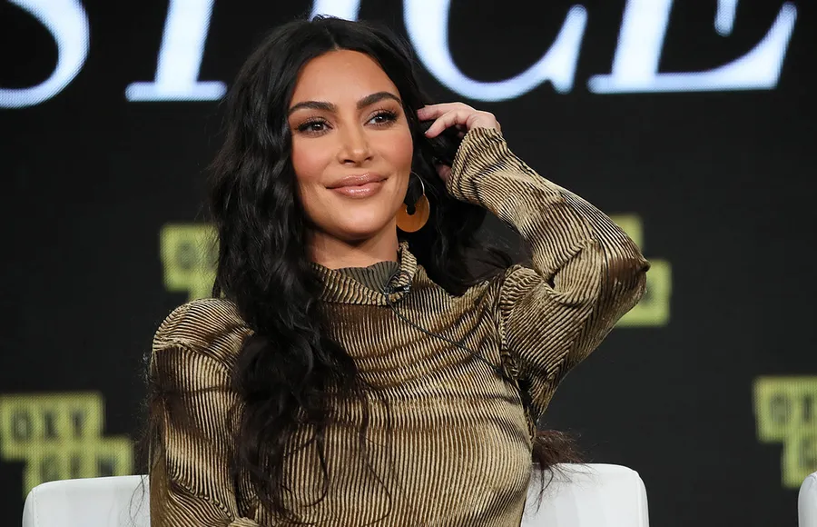Kim dice que las Kardashian no promueven estándares de belleza inalcanzables