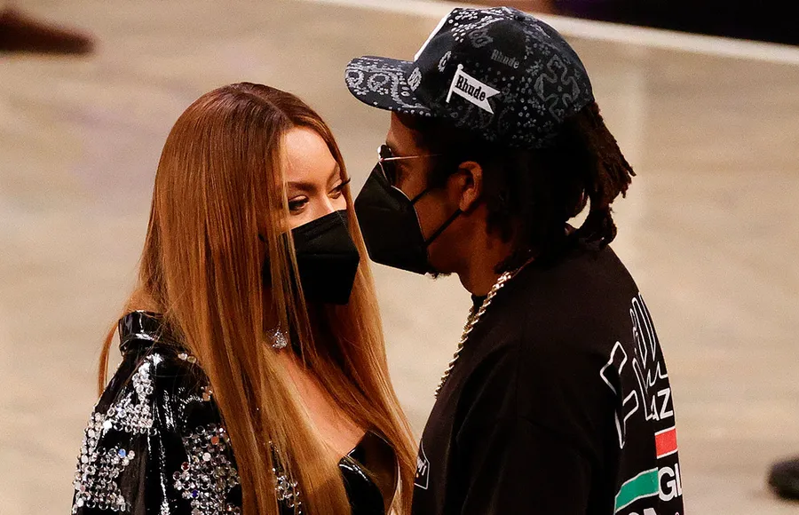 Jay Z apoya a Beyoncé modelando la nueva colección de Ivy Park #CoupleGoals