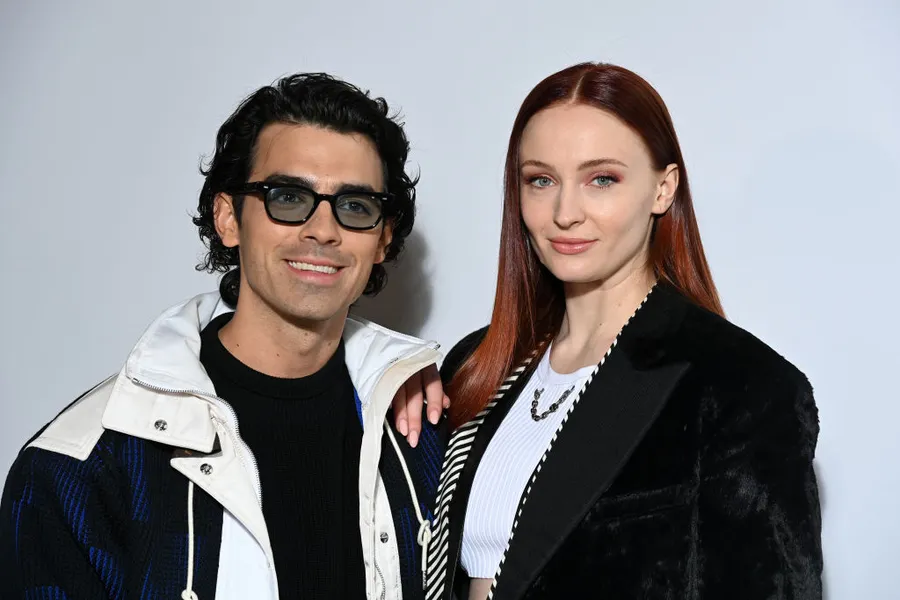 Louis Vuitton : Photocall - Paris Fashion Week - Womenswear F/W 2022-2023